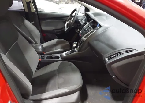 2014 Ford Focus Se z USA, uszkodzony, nr VIN 1FADP3K26EL248634